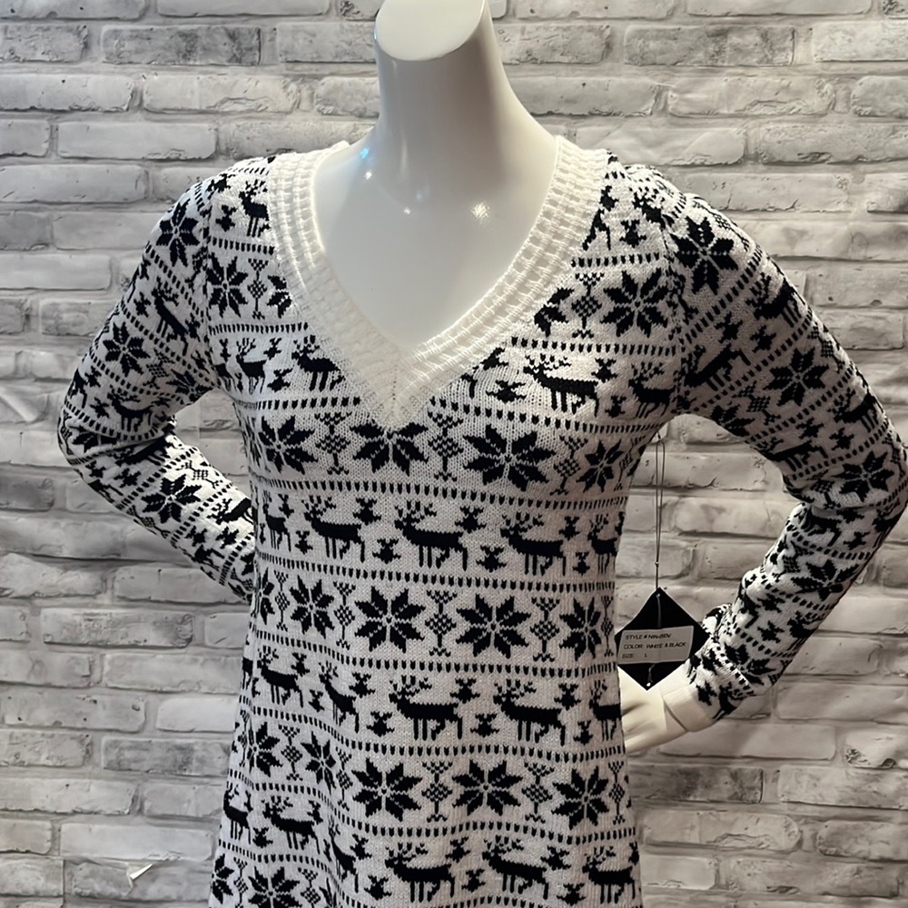 Sweater Dress white black reindeer poinsettias girls large long sleeve acrylic